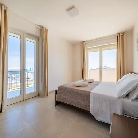 Lägenhet A Due Passi Da - Sea View - By Enjoypuglia *